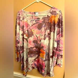 Time and Tru floral Style Rhinestone Detail Top XXL